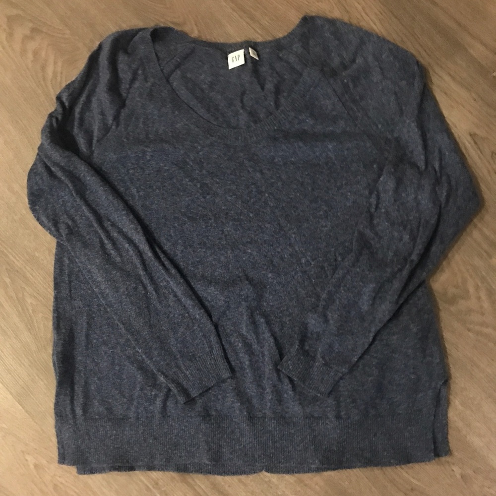 EUC Gap light scoop neck sweater